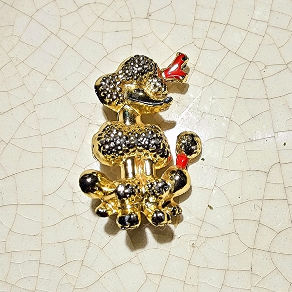 Vintage golden poodle with red bows brooch - Picture 3 of 5